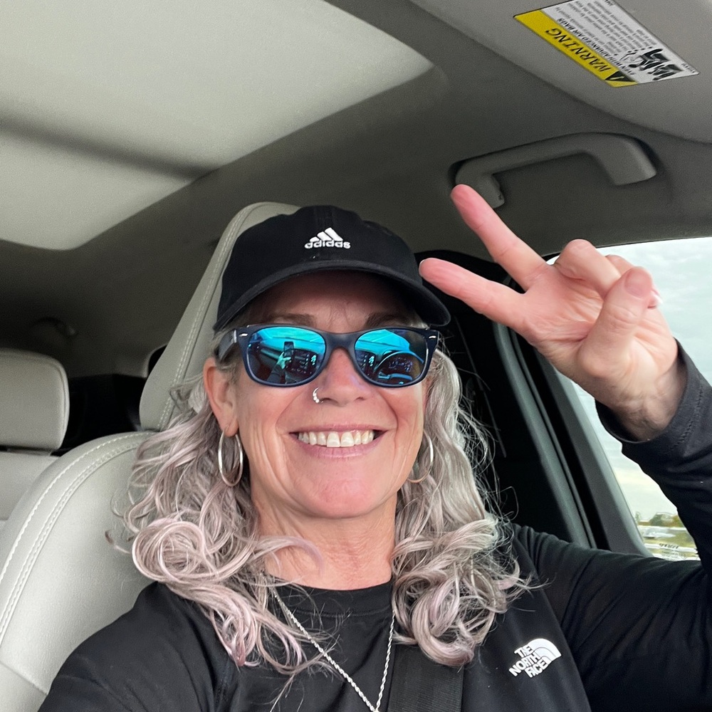 Meet your Posher, Lonna